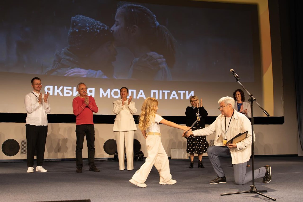 Світло 8