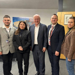 photo_5229147435236529051_y