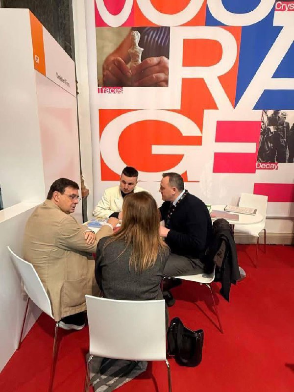 photo_5231399235050215750_x