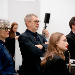 photo_5235931031137883486_y photo_5235931031137883486_y